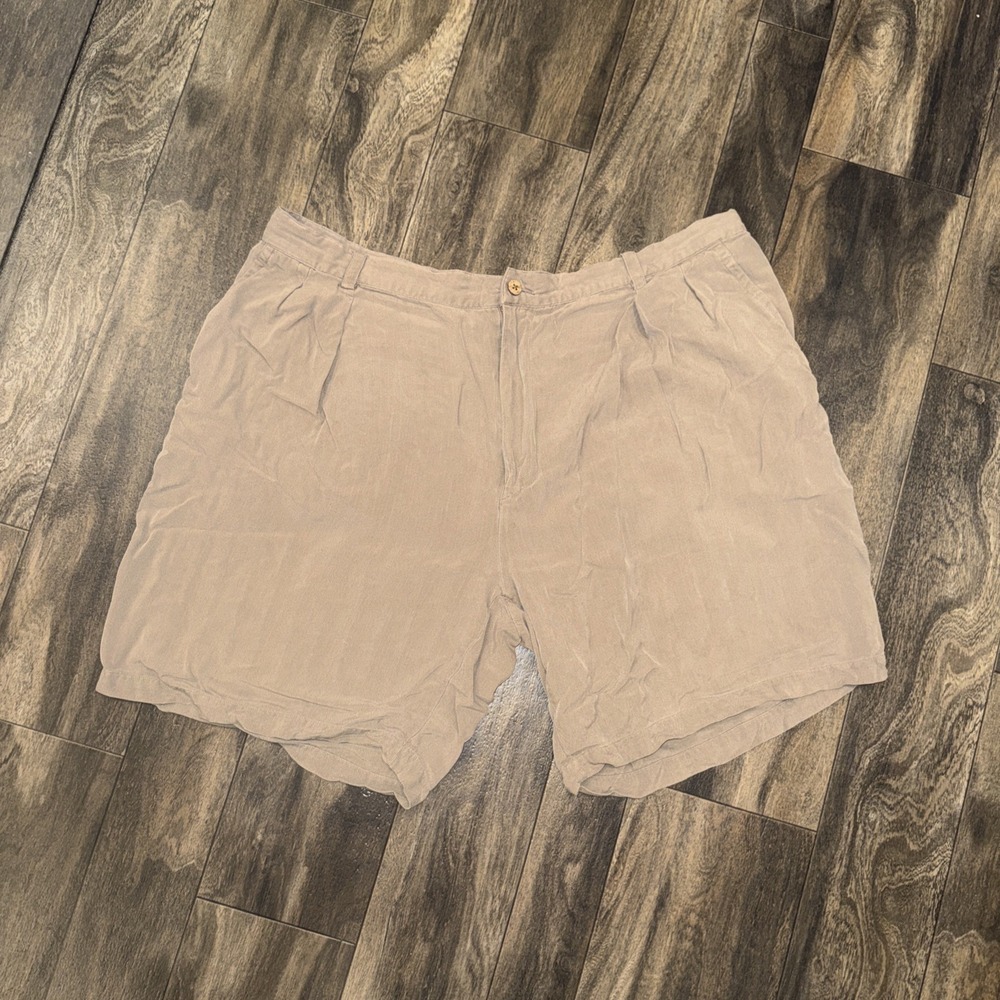 Tommy Bahama Men's‎ Pleated Relax 100% Silk Brown Summer Shorts Size 44